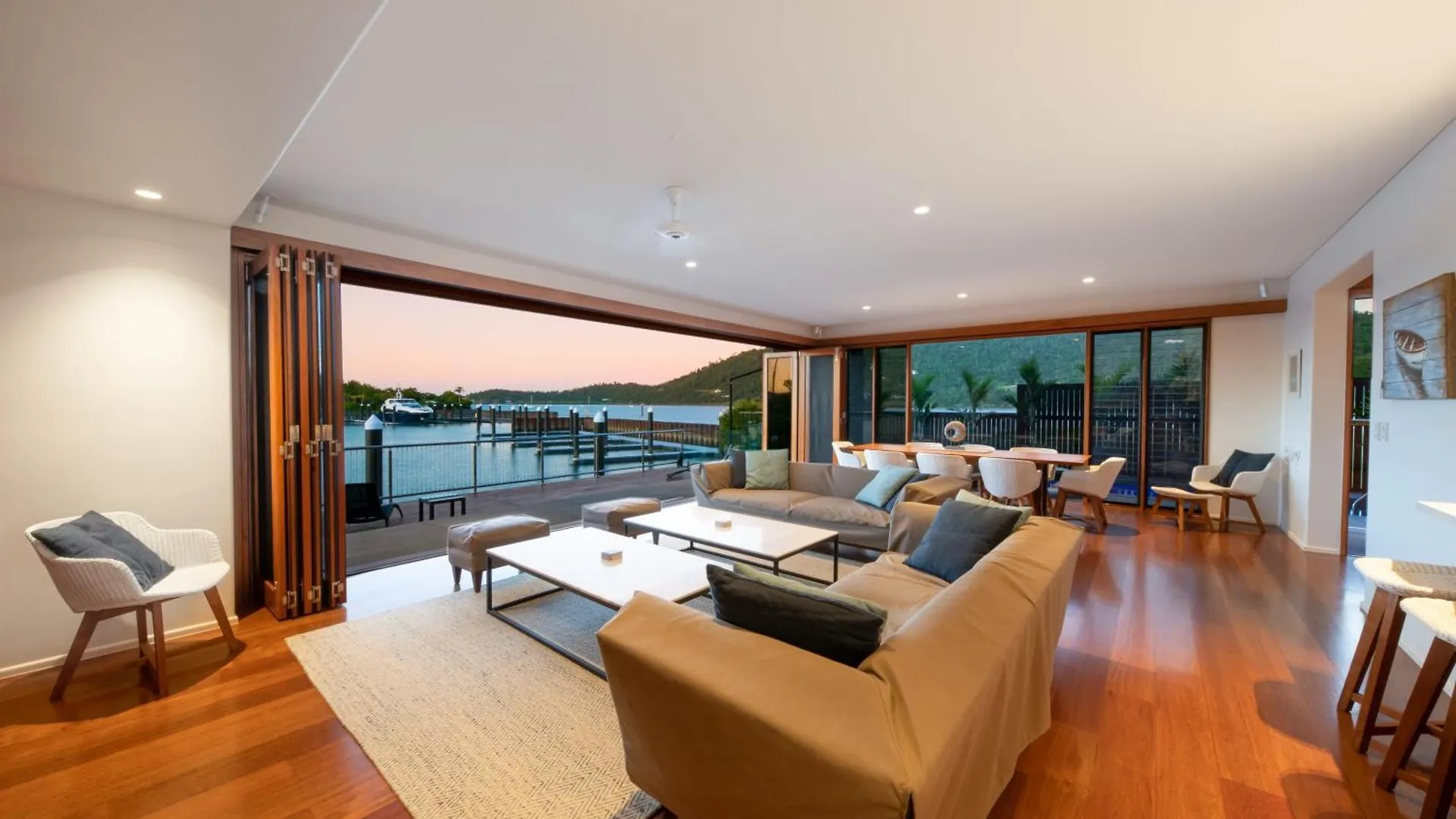 Airlie Beach Marina-Front Luxury At 10 The Cove 0*, شاطئ إيرلي