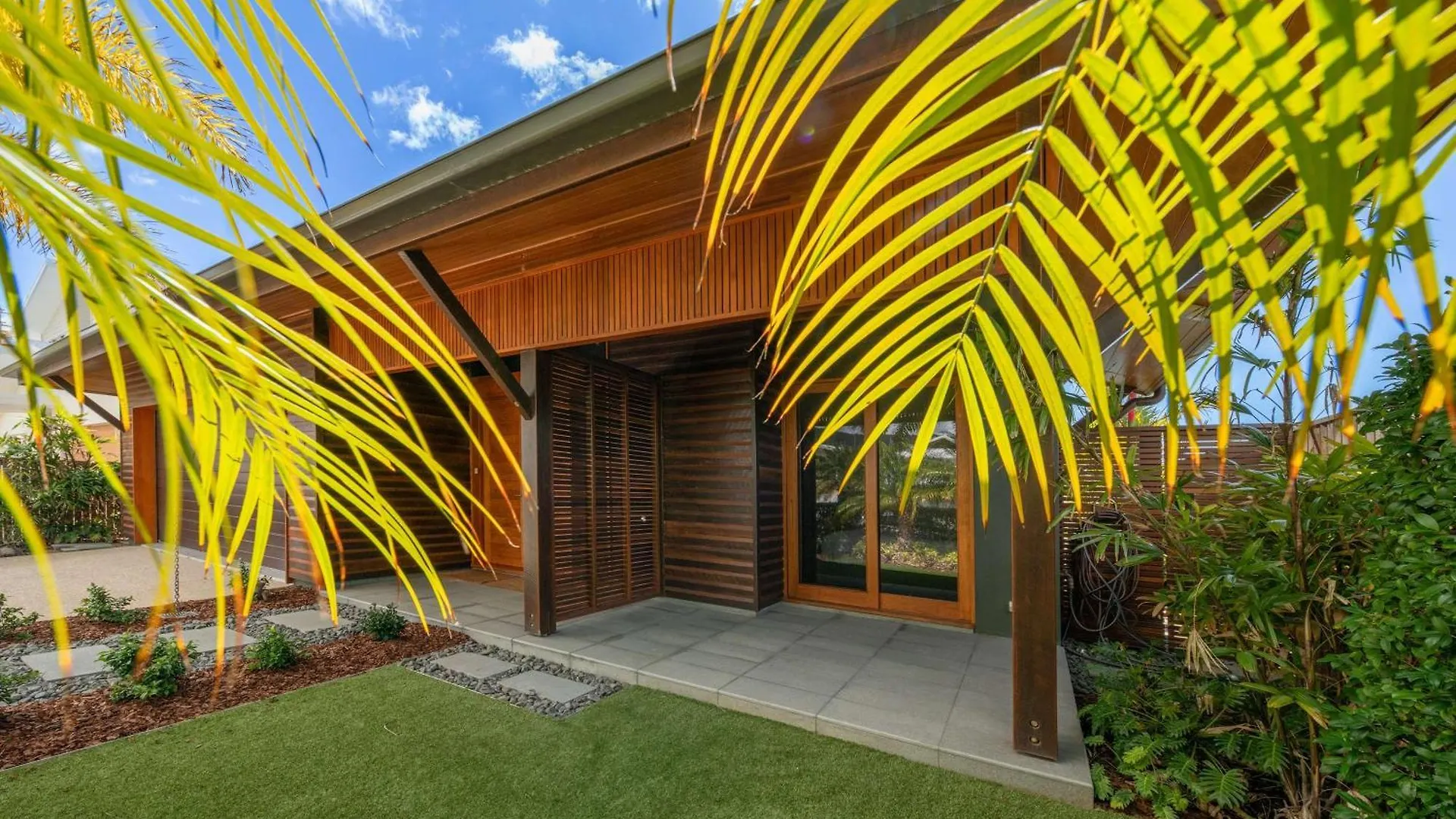 Airlie Beach Marina-Front Luxury At 10 The Cove