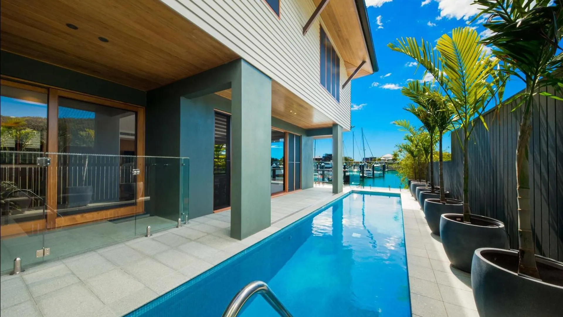 Airlie Beach Marina-Front Luxury At 10 The Cove بيت للعطل
